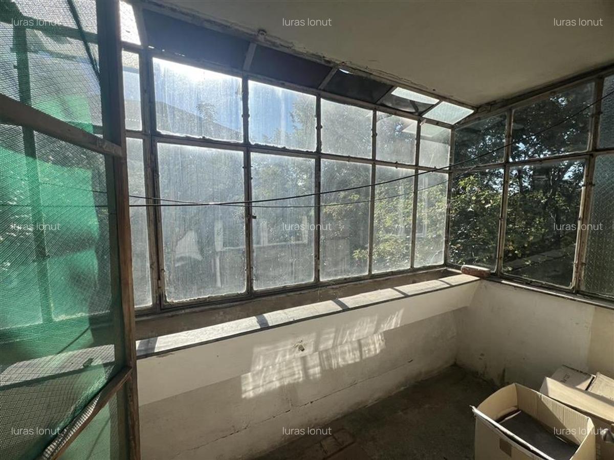 Apartament cu 4 camere decomandat în Cantemir - 15