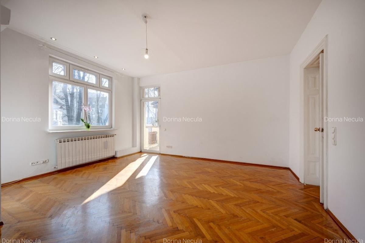 Vila cu arhitectura distincta, 7 camere, renovata, intr-o locatie exclusivista - 9