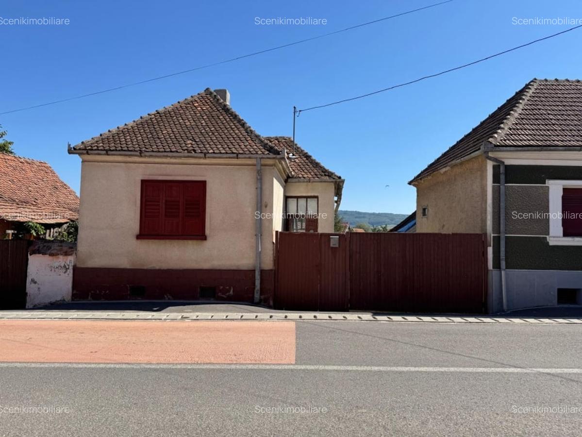 Comuna Augustin, casa batraneasca, locuibila, necesita renovare! - 1