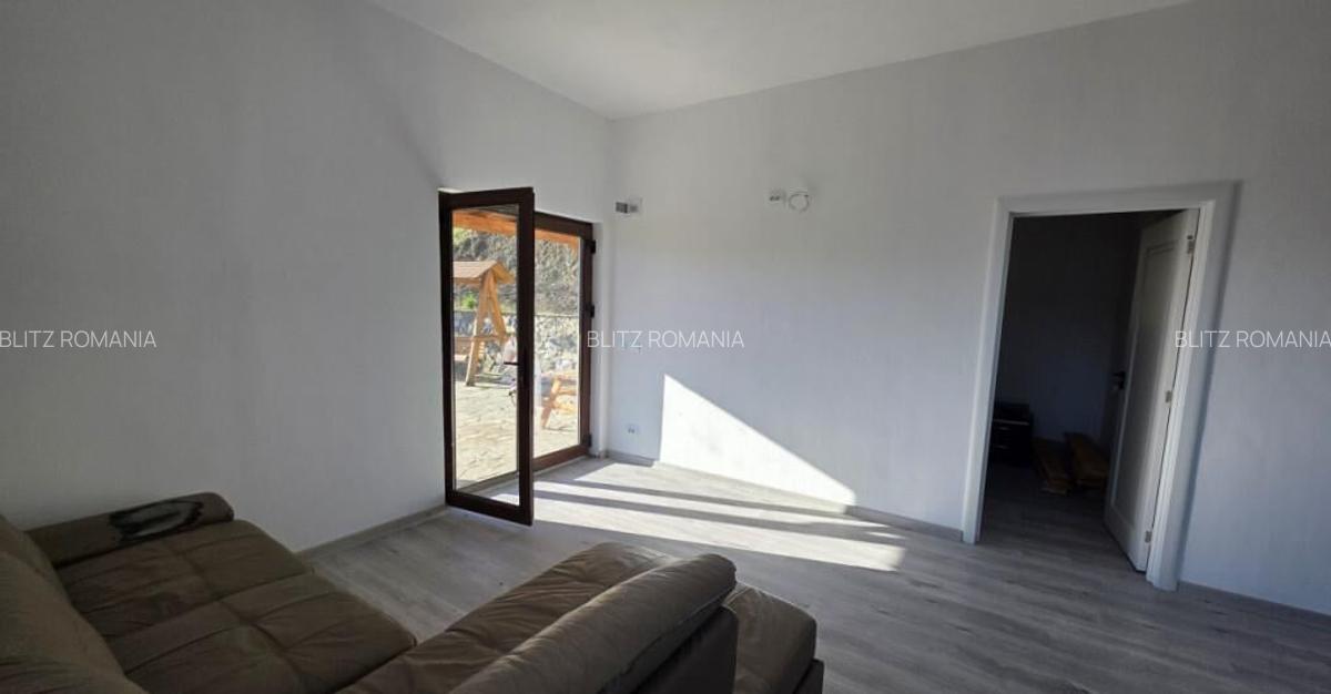 Casa noua 108 mp cu teren 1.890 mp, zona lini?tita - 11