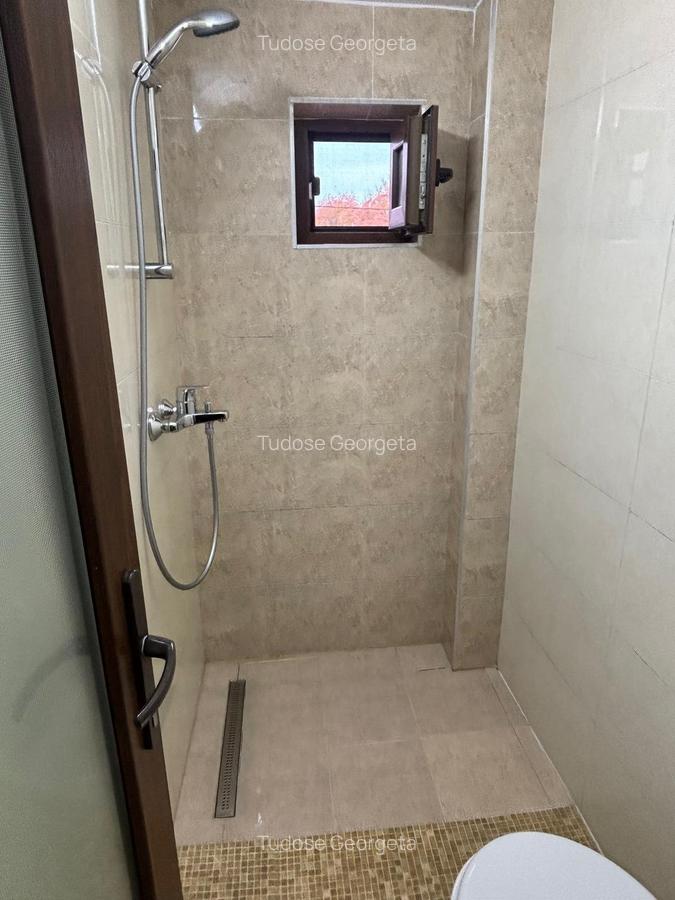 Casă cu 4 camere în Central - 11