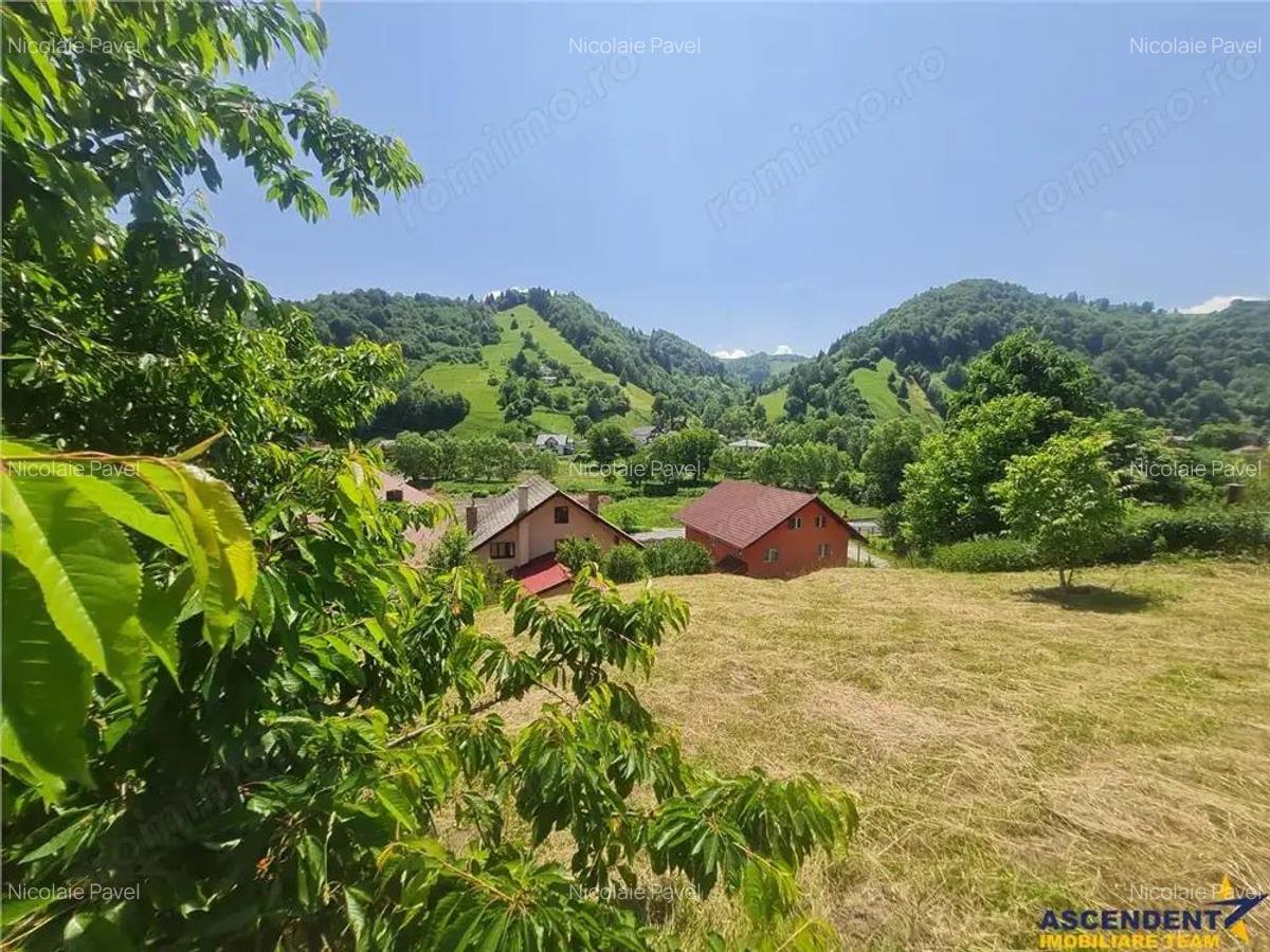 View superb:intravilan,constructie rezidenta hotel, 2.327 mp,Moieciu de Jos, Bran - 2