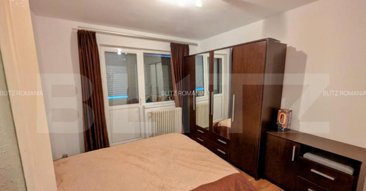 Apartament cu 3 camere, decomandat, cetate - 3