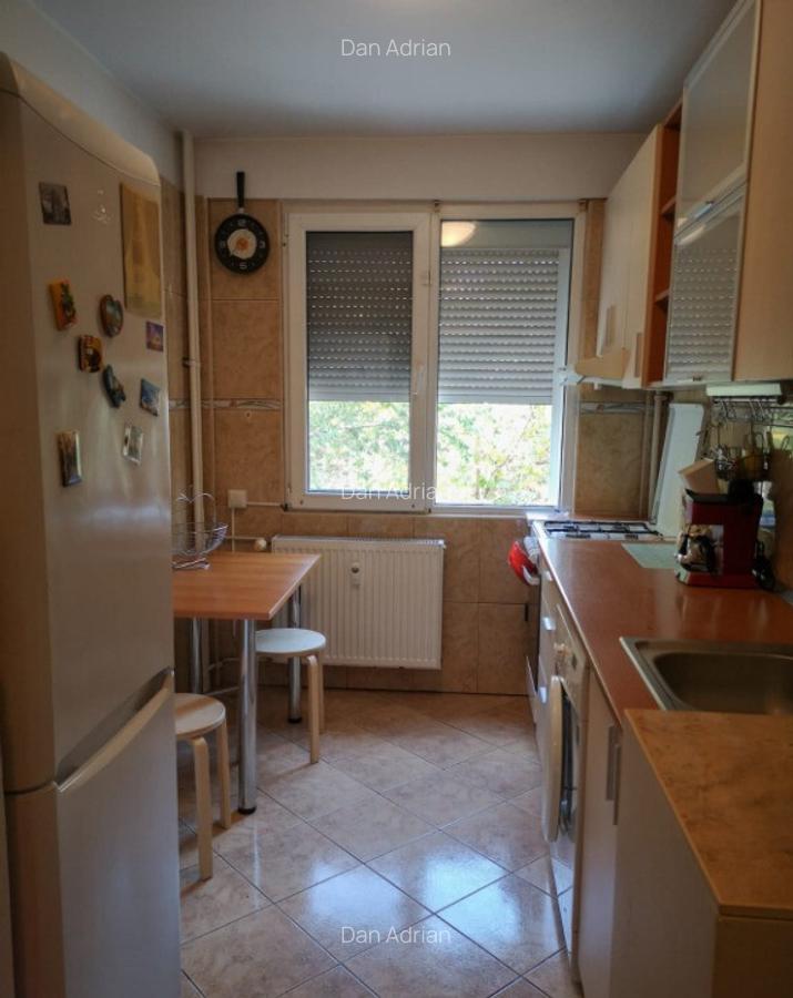 Apartament 2 Camere Renovat | Etaj 1 | Metrou Trapezului la 1 minut - 8