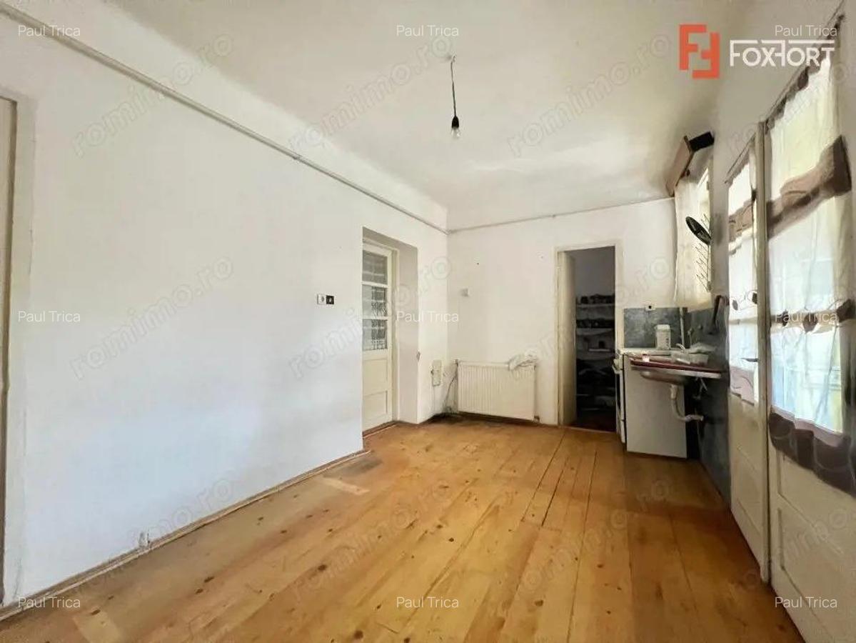 Casa individuala cu 3 camere si teren de 952 mp, zona Crisan - 13