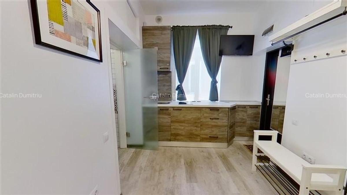 TUR 3D! Proprietate cocheta, pretabila regim hotelier, Centrul Istoric Brasov - 2