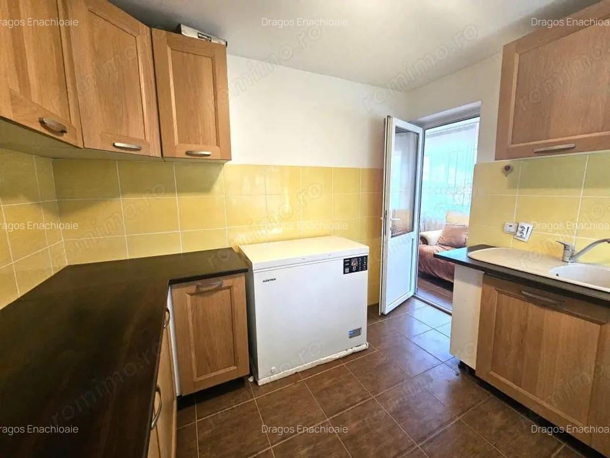 Casa cu teren la pret de apartament in Giulesti-capatul tramvaiului 11 - 11