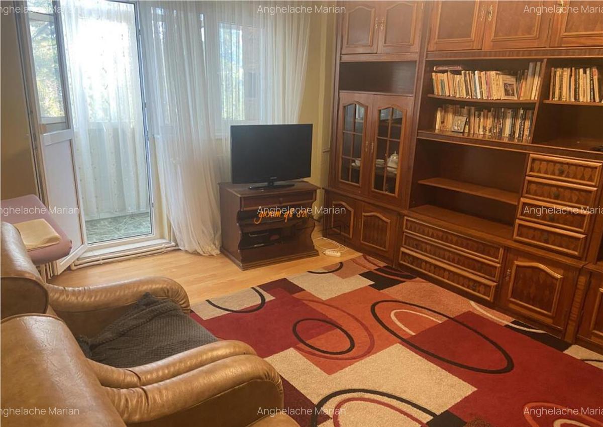 Apartament 3 camere , zona Casa de Pensii , et 2/4 , decoman - 2