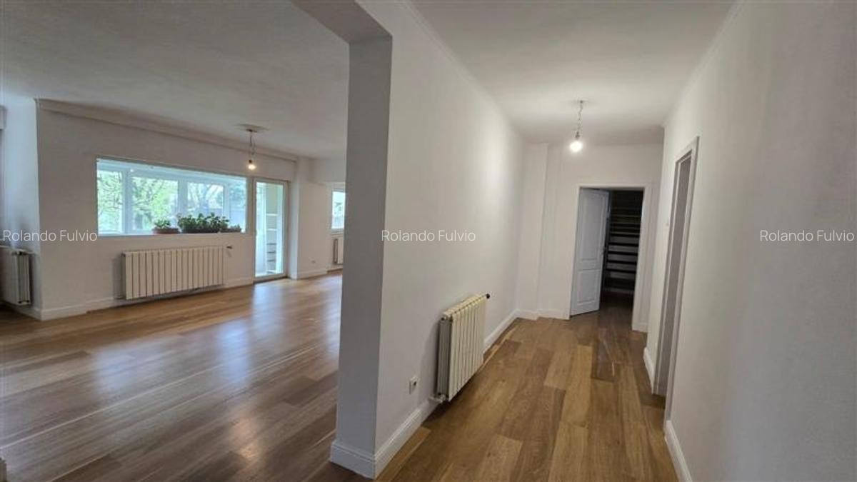 Apartament cu 3 camere decomandat în Herăstrău - 2