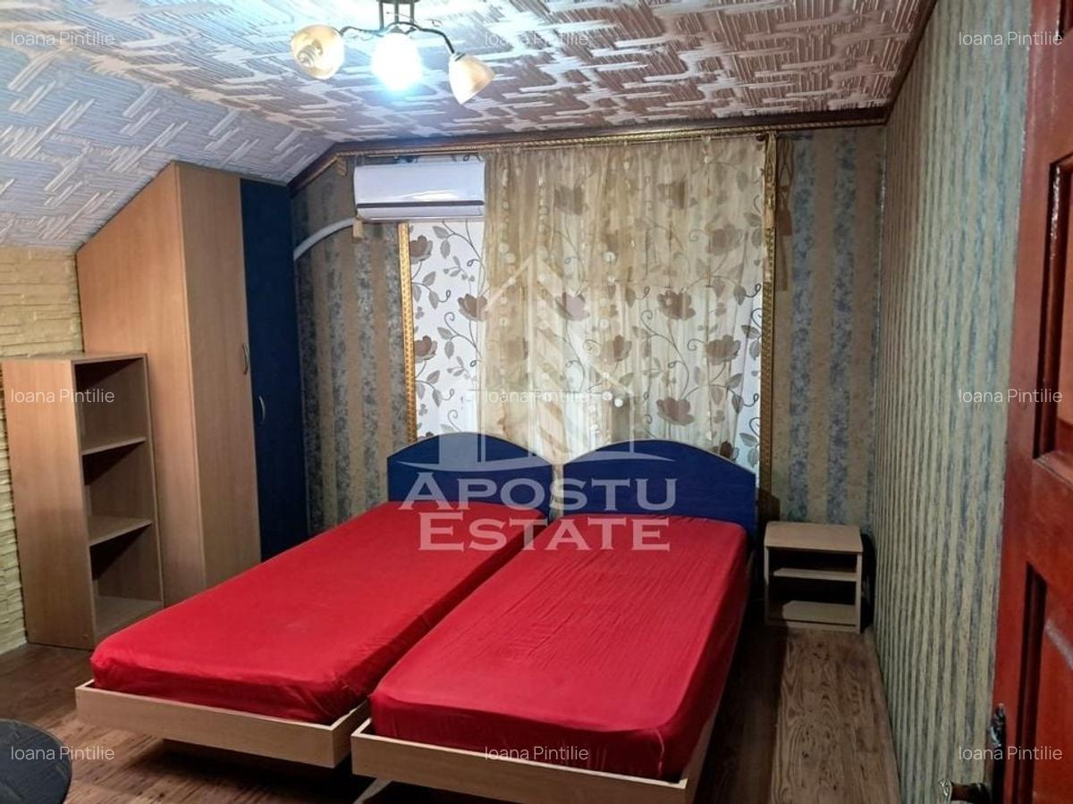 Apartament cu 4 camere, decomandat, zona Sagului - 2