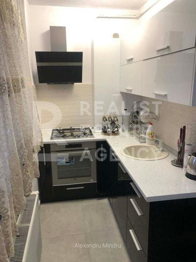 Vânzare, apartament cu 3 camere în zona Militari Residence - 3