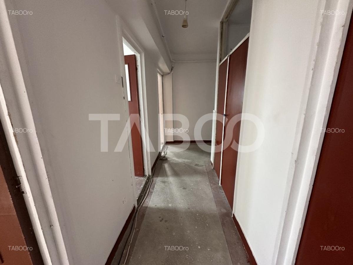 Apartament cu 3 camere decomandat în Exterior Sud - 5