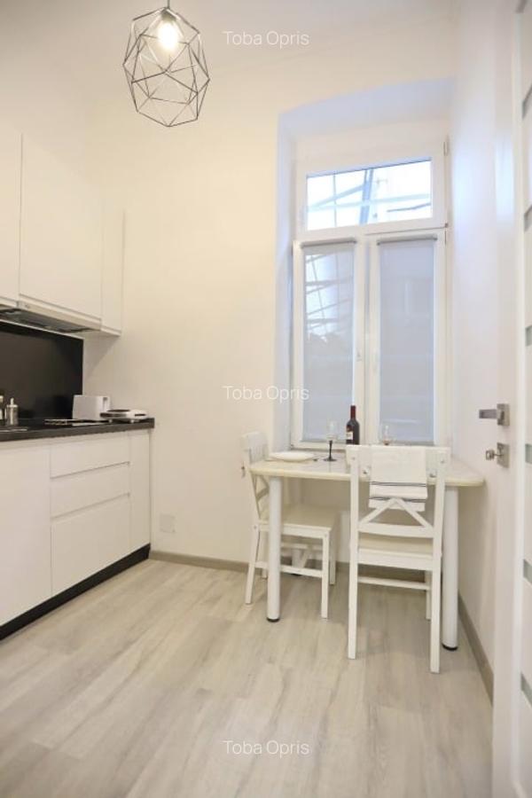 Apartament cu 4 camere decomandat în Ultracentral - 11