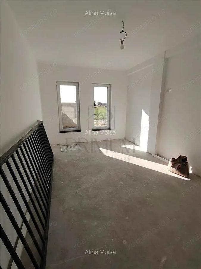 Duplex 5 camere - 2 dormitoare la parter - bucatarie inchisa - 3