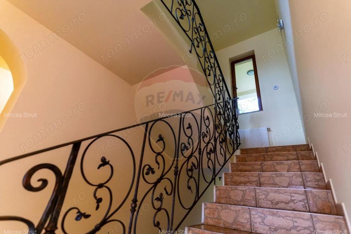 Vila /Pensiune 6 camere in Cristur, jud Hunedoara - 17