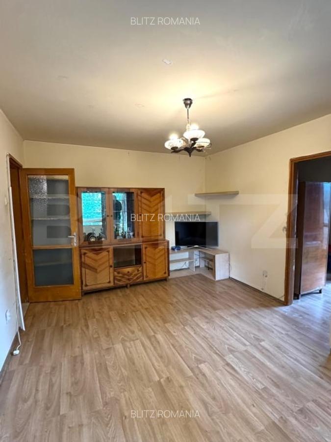Apartament de vanzare, 3 camere, 65 mp, etaj intermediar, zona Calea Bucuresti - 2
