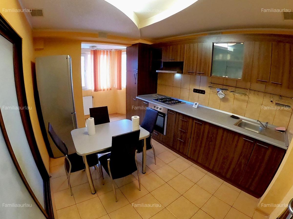 Apartament cu 3 camere decomandat, mobilat în Port - 3