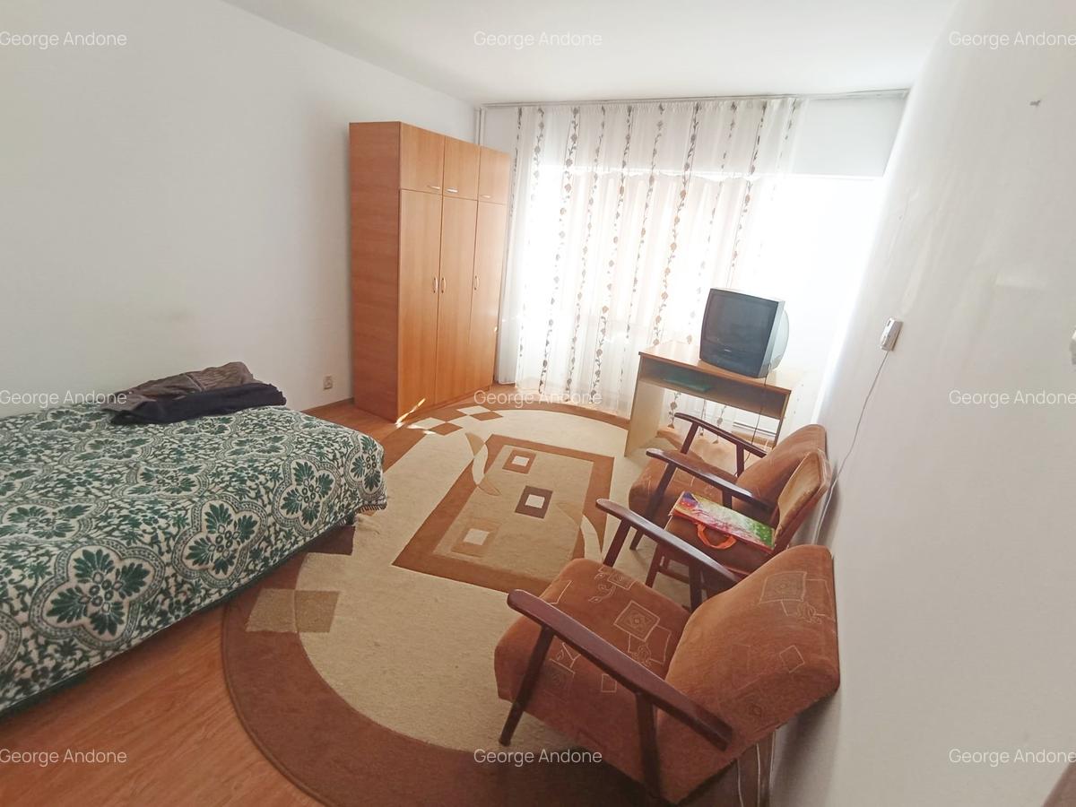Apartament 3 camere Decomandat, Frumoasa, etaj 5/8 - 1