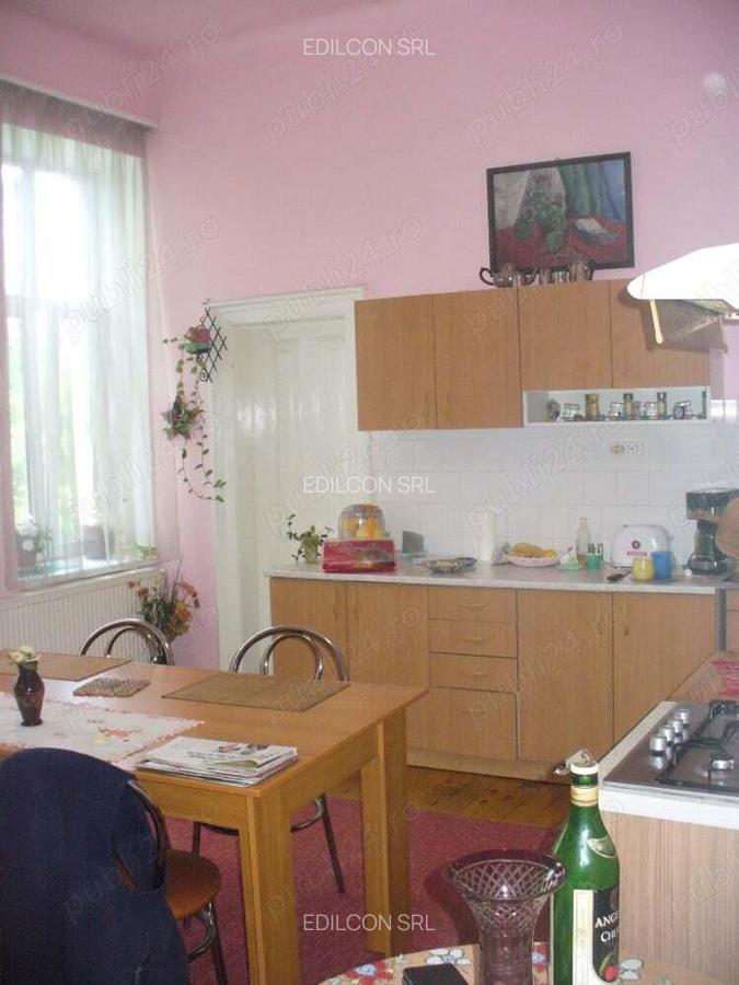 Apartament la casa zona centrala - 10