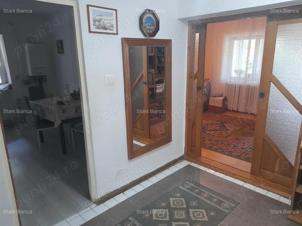 Apartament clasic ?i spa?ios de vanzare Etaj 1, langa Pia?a Centrala din Caransebes - 6