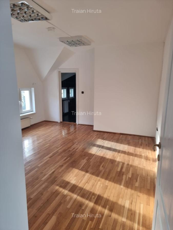 Vila de 688 mp, 700mp teren, 10 parcari, garaj de 60mp - 5
