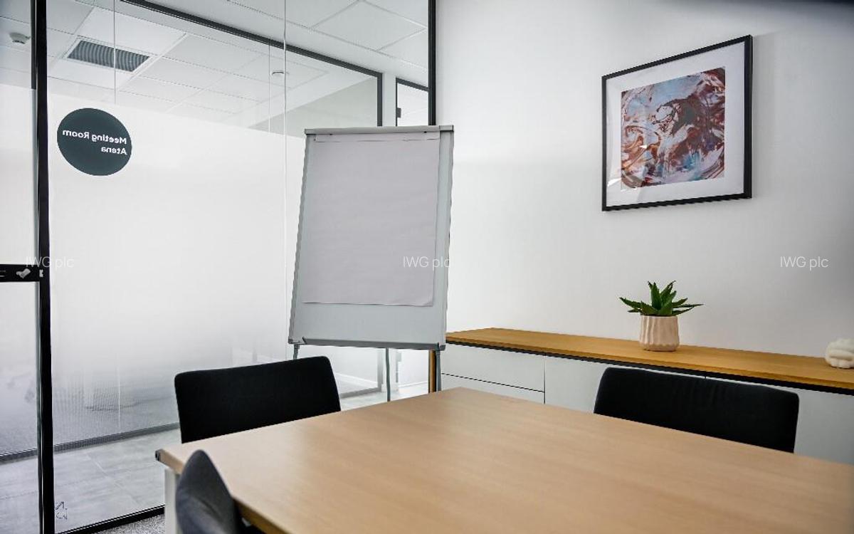Spa?iu de birou tip open-plan pentru 10 persoane in Regus Vox Tech - 3