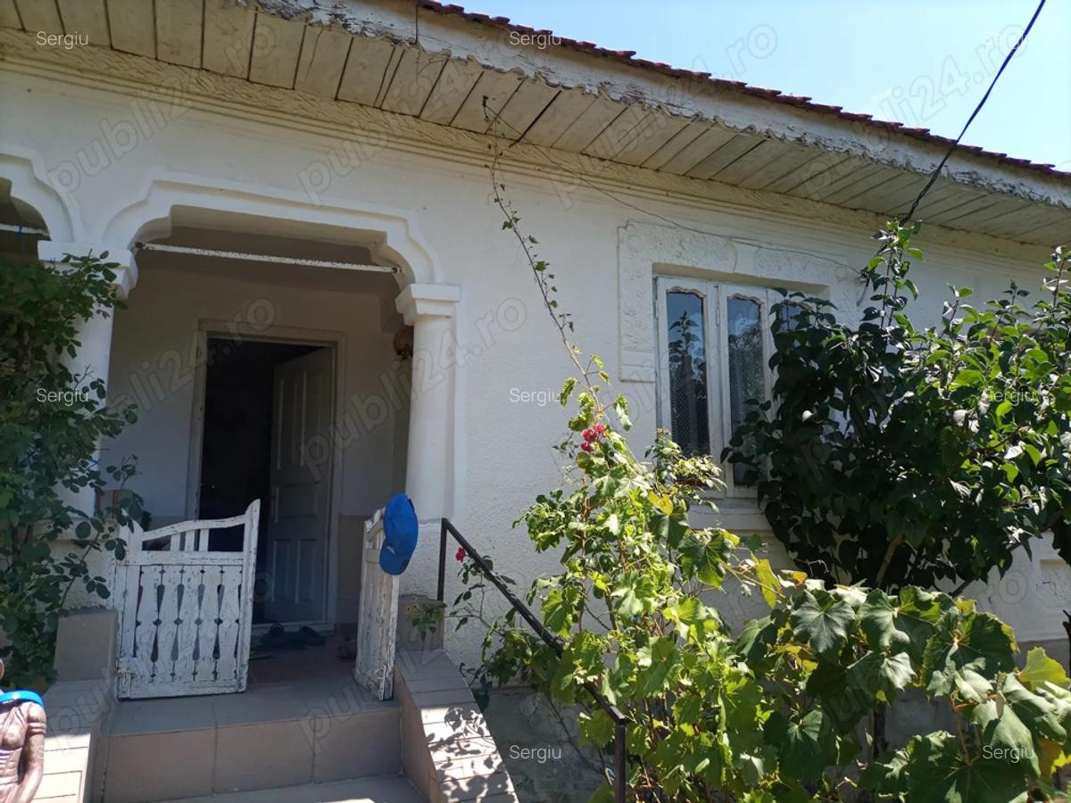 Casa caramida 3 camere Dobrita Runcu Gorj - 1