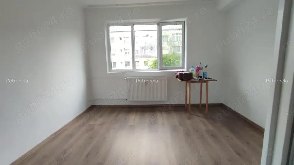 Garsoniera Zona Milcov Subex etaj 2-renovata - 4