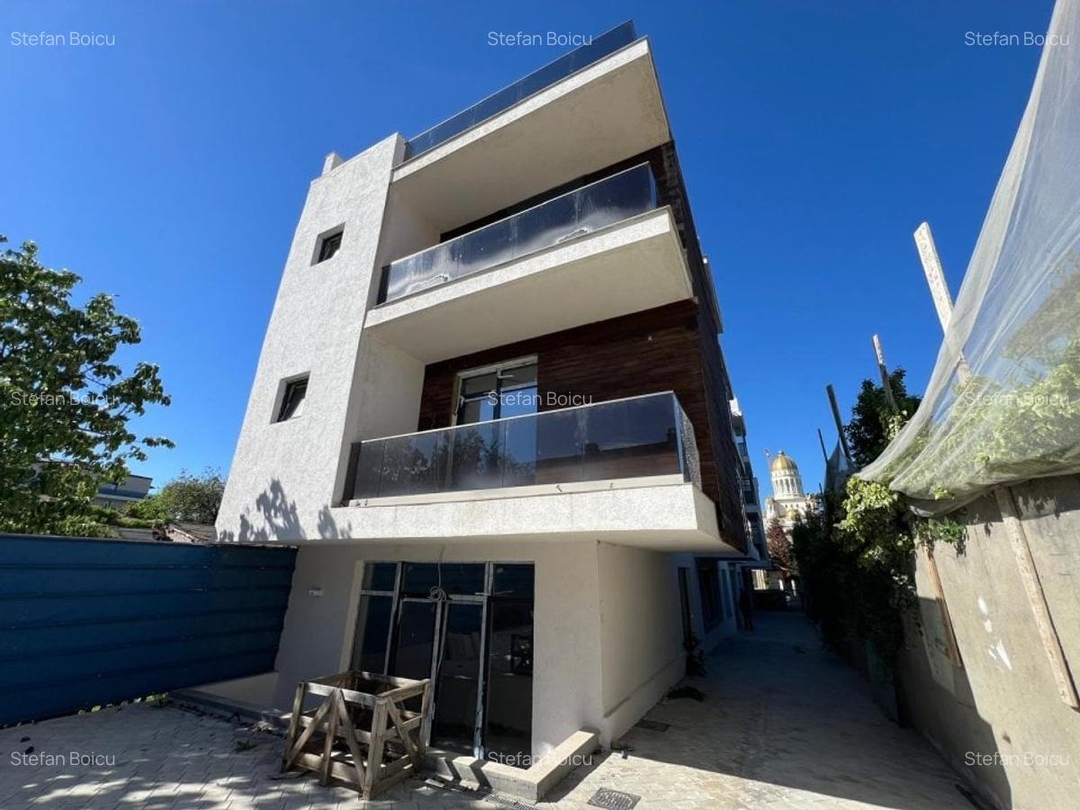 Apartament cu 3 camere semidecomandat în 13 Septembrie - 1