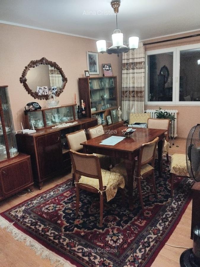 Basarabia - 3 camere , 2 bai, posibilitate montare centrala - 4