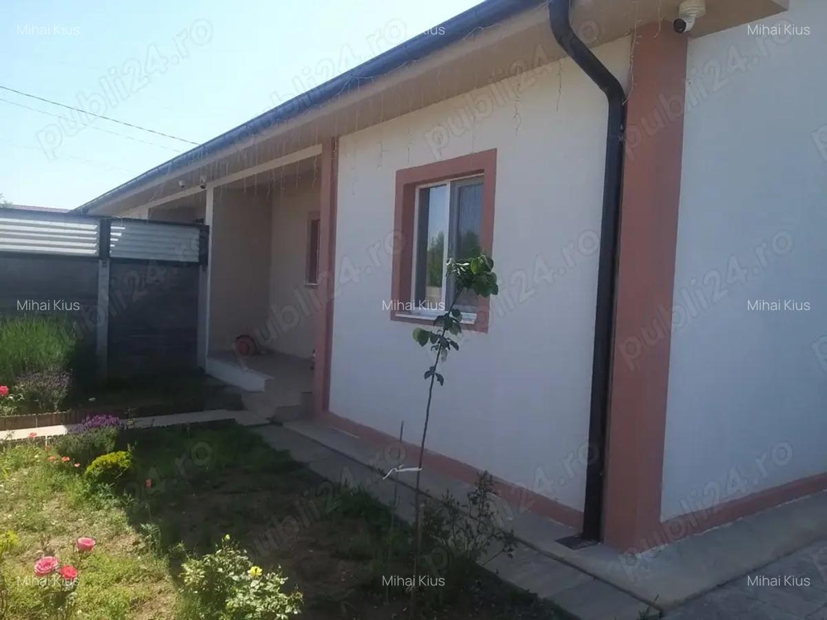 Vand casa tip duplex, pe parter, Sanandrei - 1