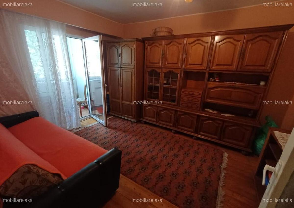 Republicii, zona Marinex, 4camere, etaj 3 - 6