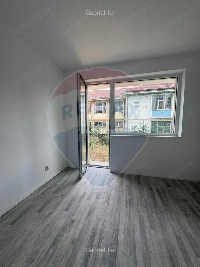 2 camere + curte, bloc nou, zona centrala - 3