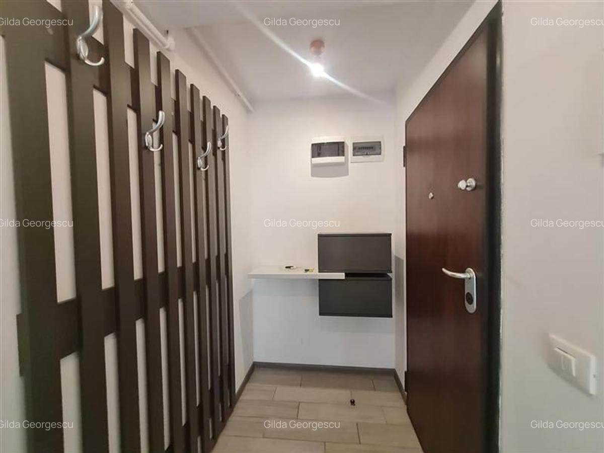 Apartament cu 2 camere decomandat, mobilat în Tractorul - 6