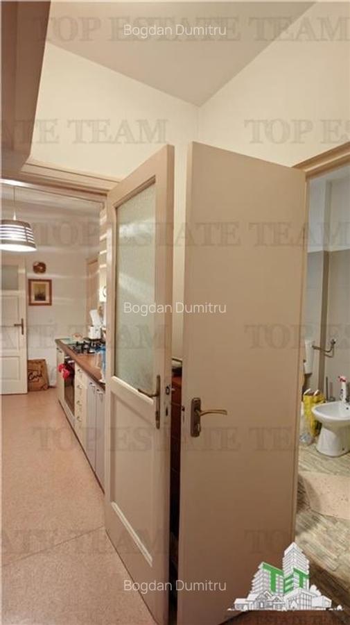 Apartament de 3 camere ultracentral, 2 intrari, lift cu acces privat, pod pentru - 15