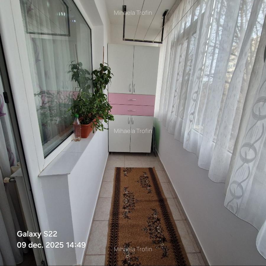 Se ofera spre inchiriere un apartament cu 2 camere, aflat intr-un bloc din zona - 6