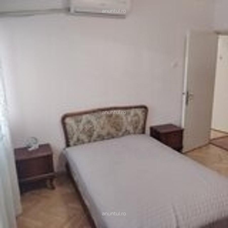 Eroii Revolutiei chiar langa metrou - 6