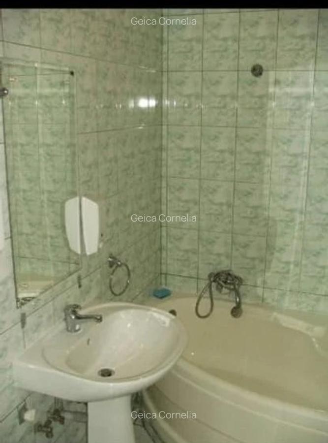 Apartament in imobil mic, parter, dacia, Eminescu - 7