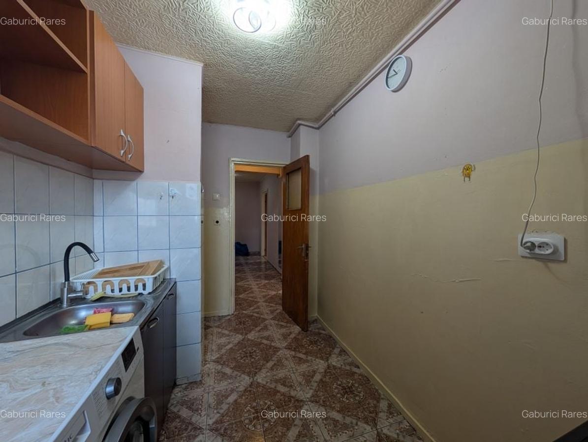 3 Camere Giulești, 60mp, Vedere Panoramică, Total de Renovat - 12 3 Camere Giulești, 60mp, Vedere Panoramică, Total de Renovat - 12