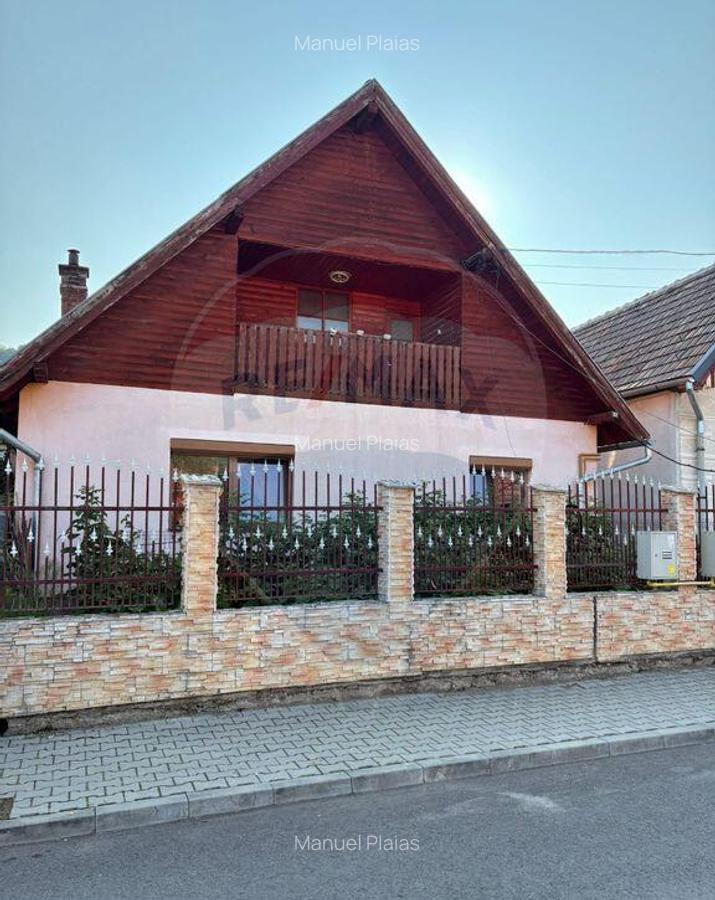 Casa in zona Mosnei pe strada Morii de Scoarta - 1