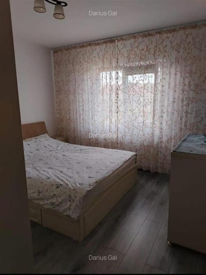 Apartament cu 3 camere decomandat în Decebal - 2