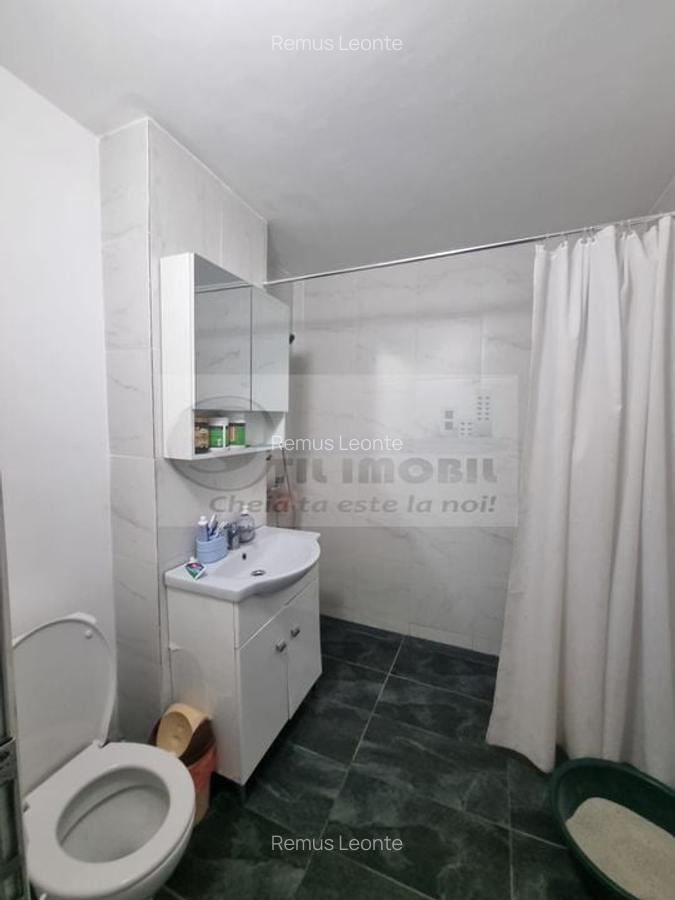 Apartament cu 4 camere, decomandat, in Alexandru Cel Bun ! - 3