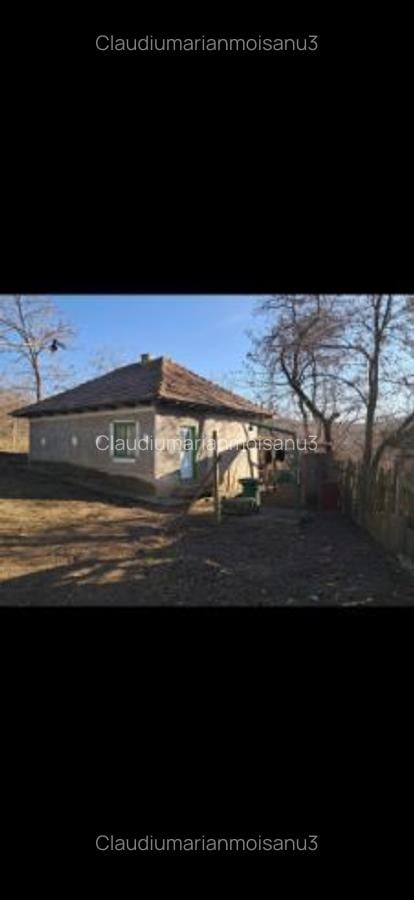 Casă batranească de vânzare - 1