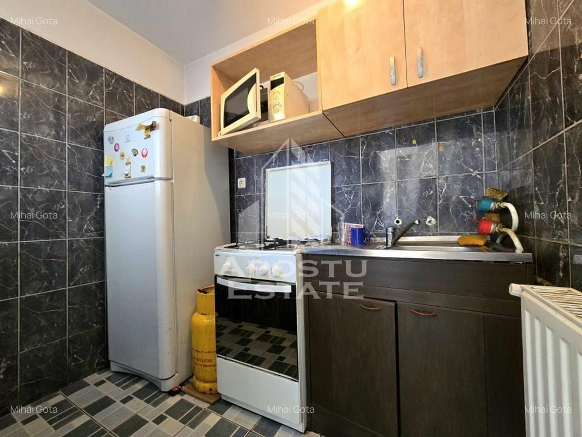 Apartament cu o camera, etaj intermediar,  zona Circumvalatiunii - 6