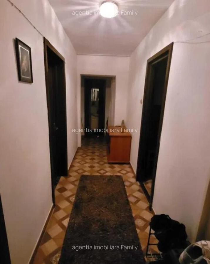 Apartament cu 3 camere decomandate - etaj 1 - Zona George Enescu - 1