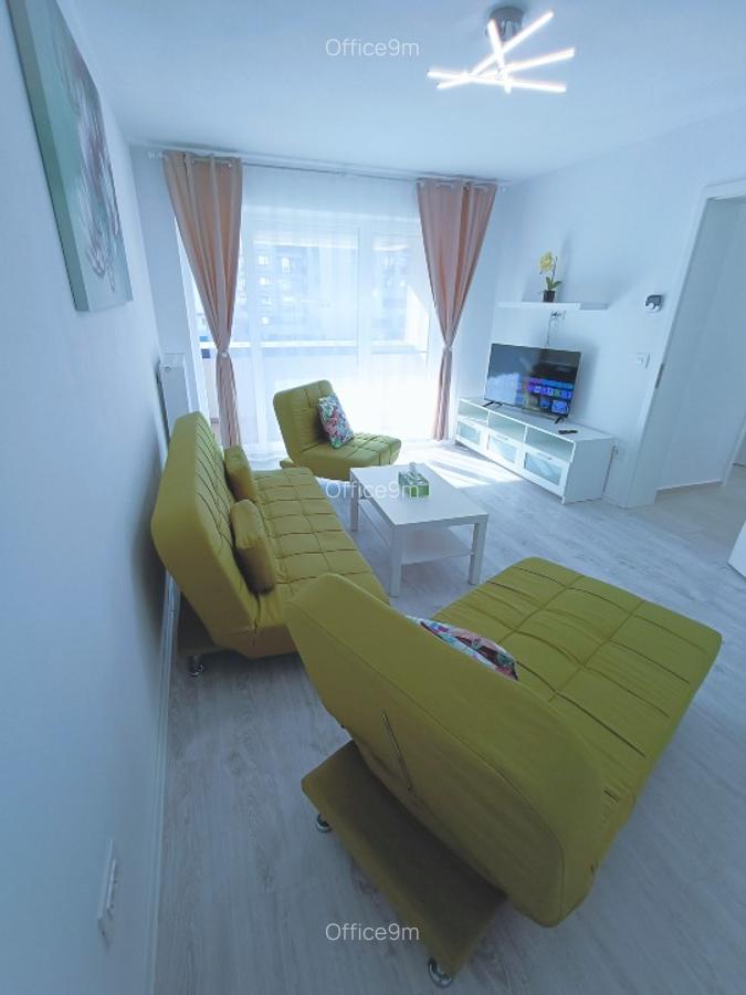 Mall Coresi - apartament 2 camere decomandat - boxă - parcare - 1