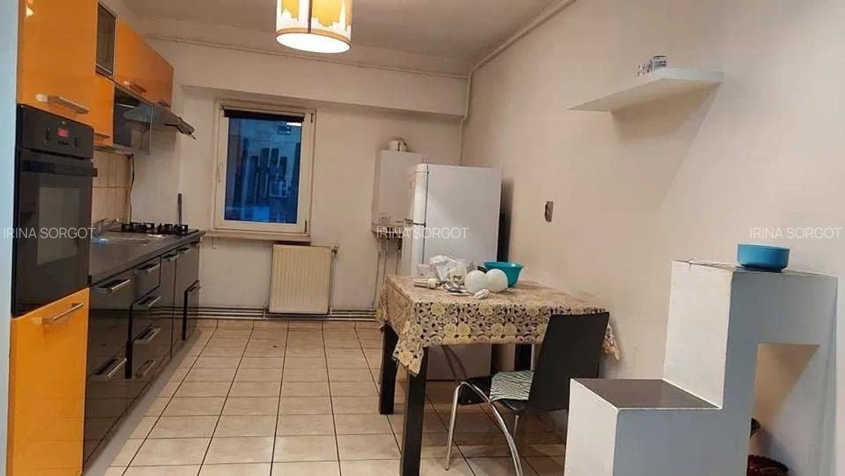 Apartament  3 camere, etajul 3/4, Pacurari - 5