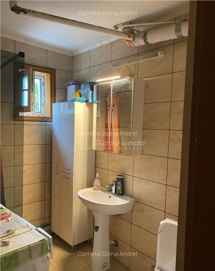 Casa cu etaj, teren 357 mp , pretabila - clinica, birouri, l - 1