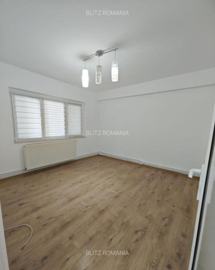 Apartament spa?ios,de vanzare, 3 camere, 98 mp, zona Petru - 2