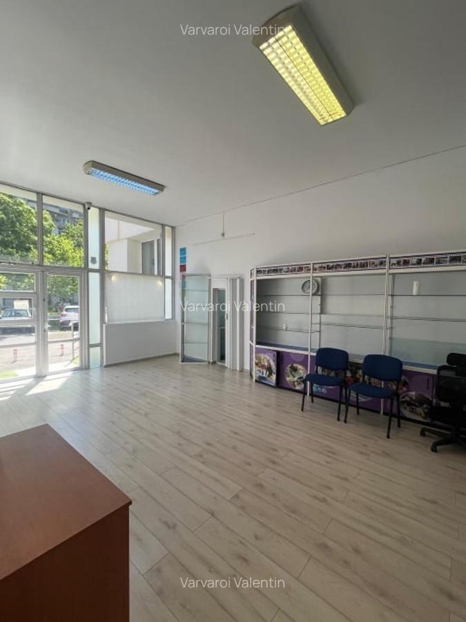Spatiu comercial stradal Bd.Unirii - Traian - 70 mp - 3